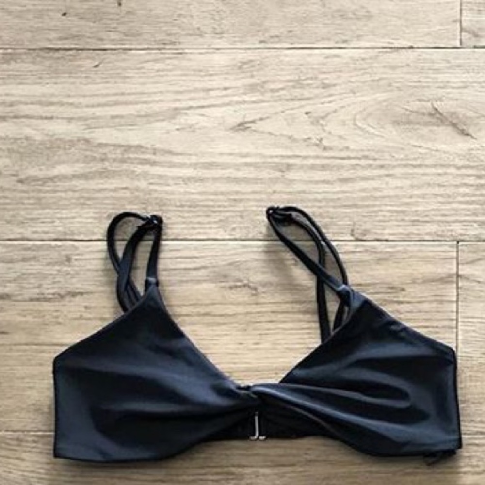 🖤BLK Noir tona twist top!!